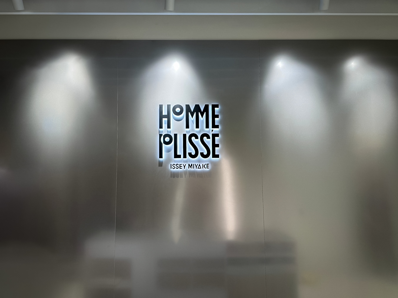 ISSEY MIYAKE